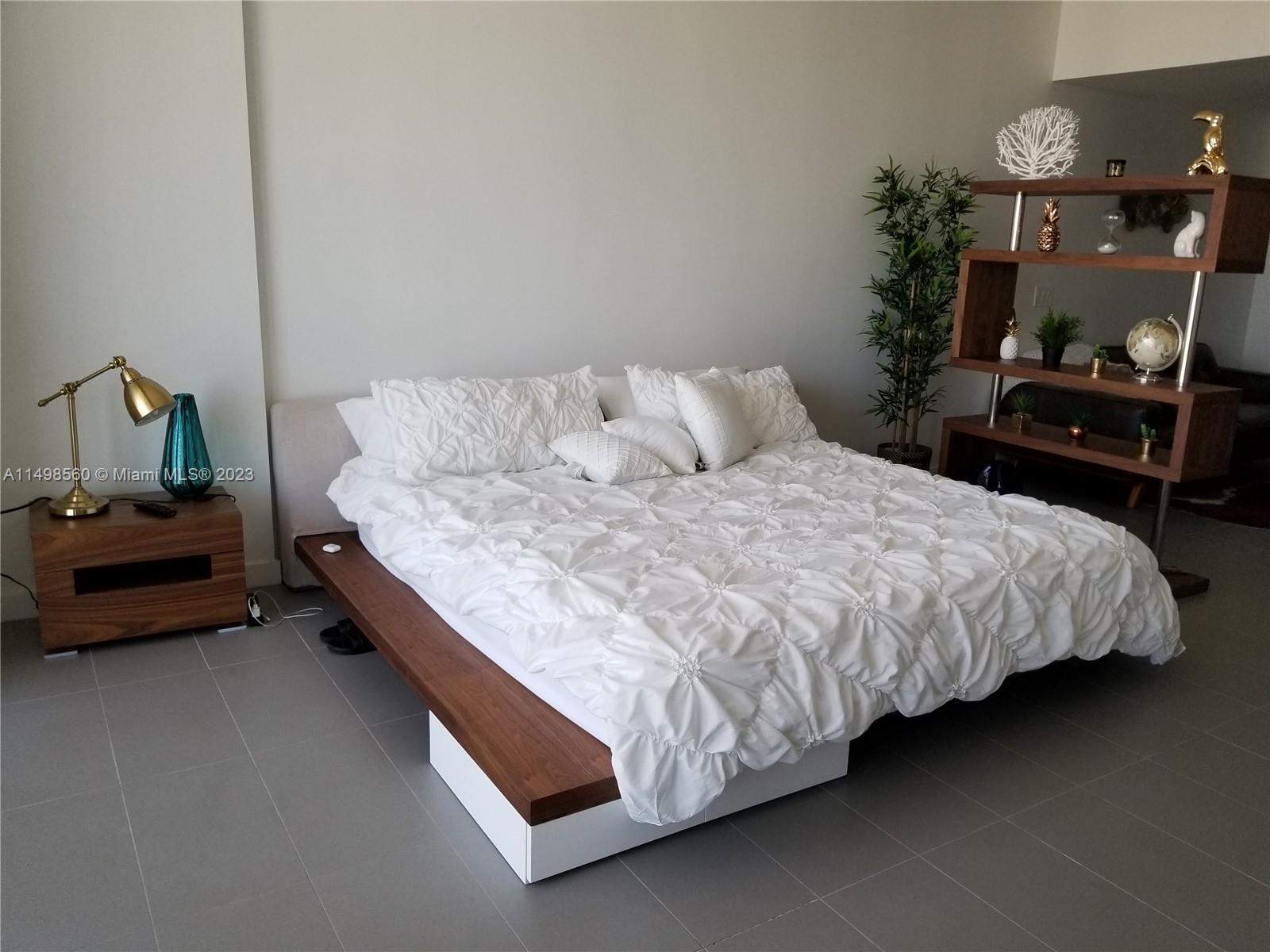 CANVAS CONDO - Residential