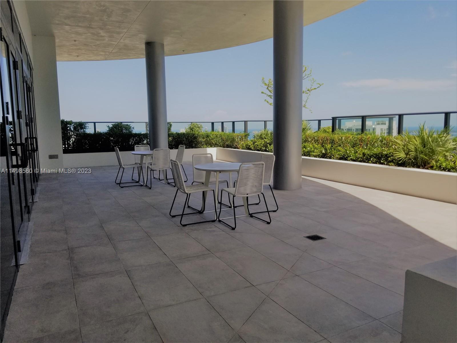 CANVAS CONDO - Residential