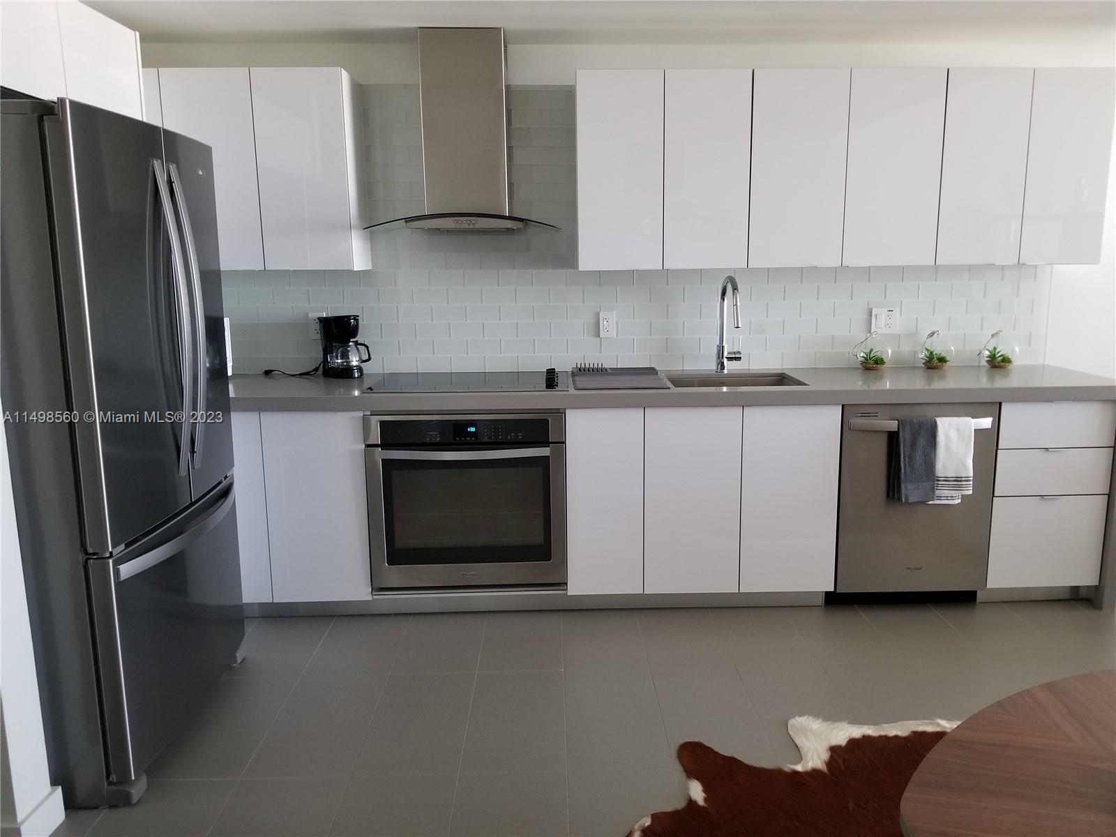 CANVAS CONDO - Residential