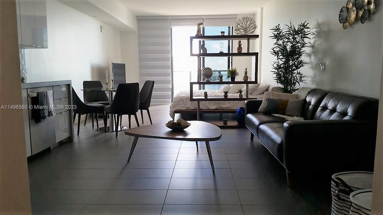 CANVAS CONDO - Residential