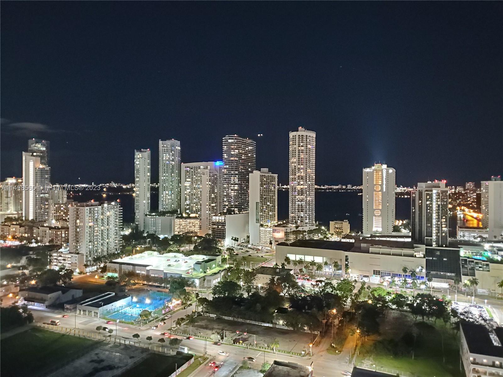 CANVAS CONDO - Residential
