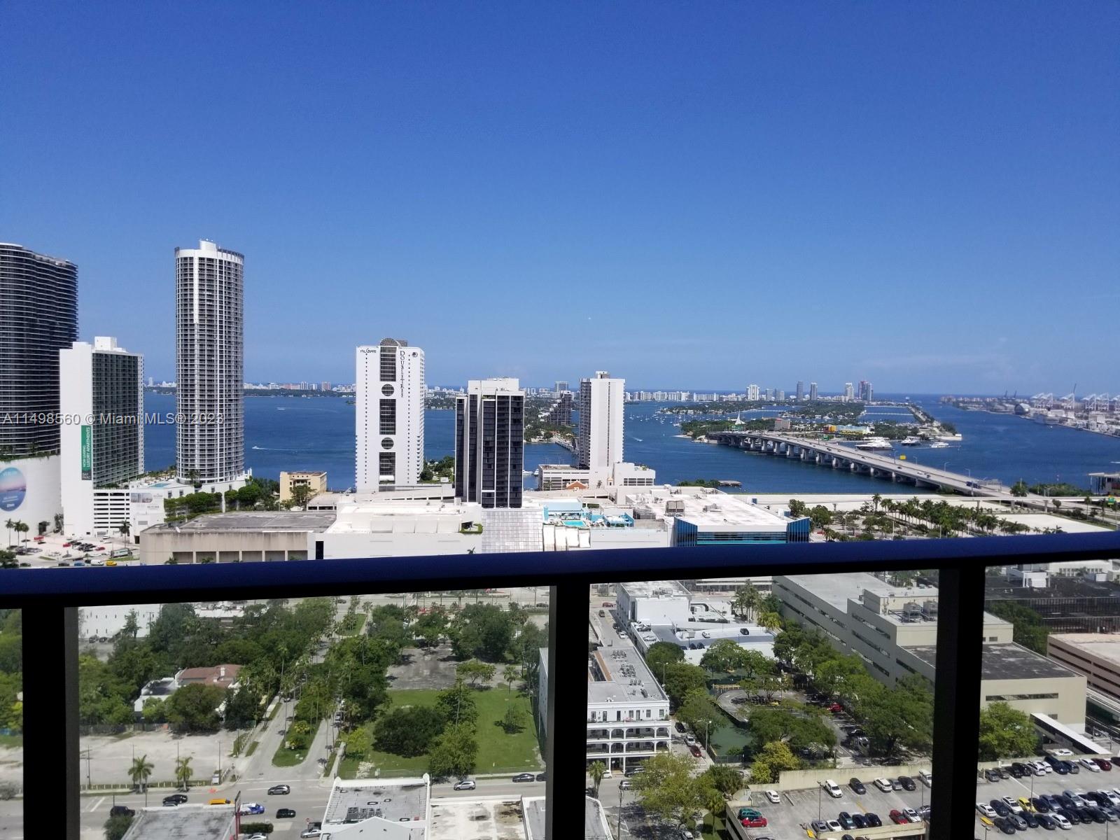 INVESTOR GREAT OPPORTUNITY!! AMAZING STUDIO APT fully furnished with Bay and City view at CANVAS in the heart of Miami's Arts & Entertainment district! walking distance from A.Arsht Center, Kaseya, Bayside, Wynwood, South Beach, metro mover, highways, airport. Resort amenities: gym, spa, jacuzzi ,rooftops pools, business center, game and social room, yoga room, racquetball court, washer & dryer in unit, one king bed. Pet friendly. Includes high-speed internet & cable, water, 1 parking space, 2 car welcome! HIGH RISE FLOOR. You will love it!! Can be rented seasonal, minimum 30 days up to 6 times a year for investors, or you can stay anytime, or live it!! Now is rented until March 2024.