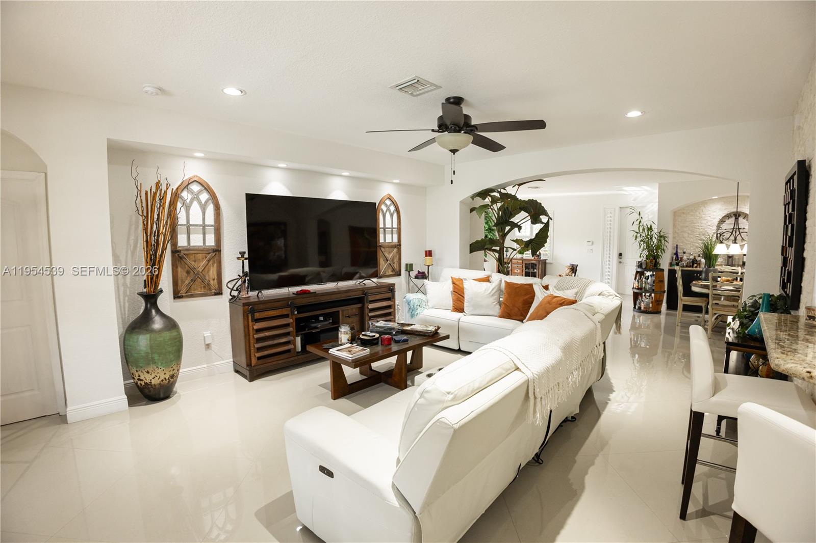 REDLAND REEF - Residential