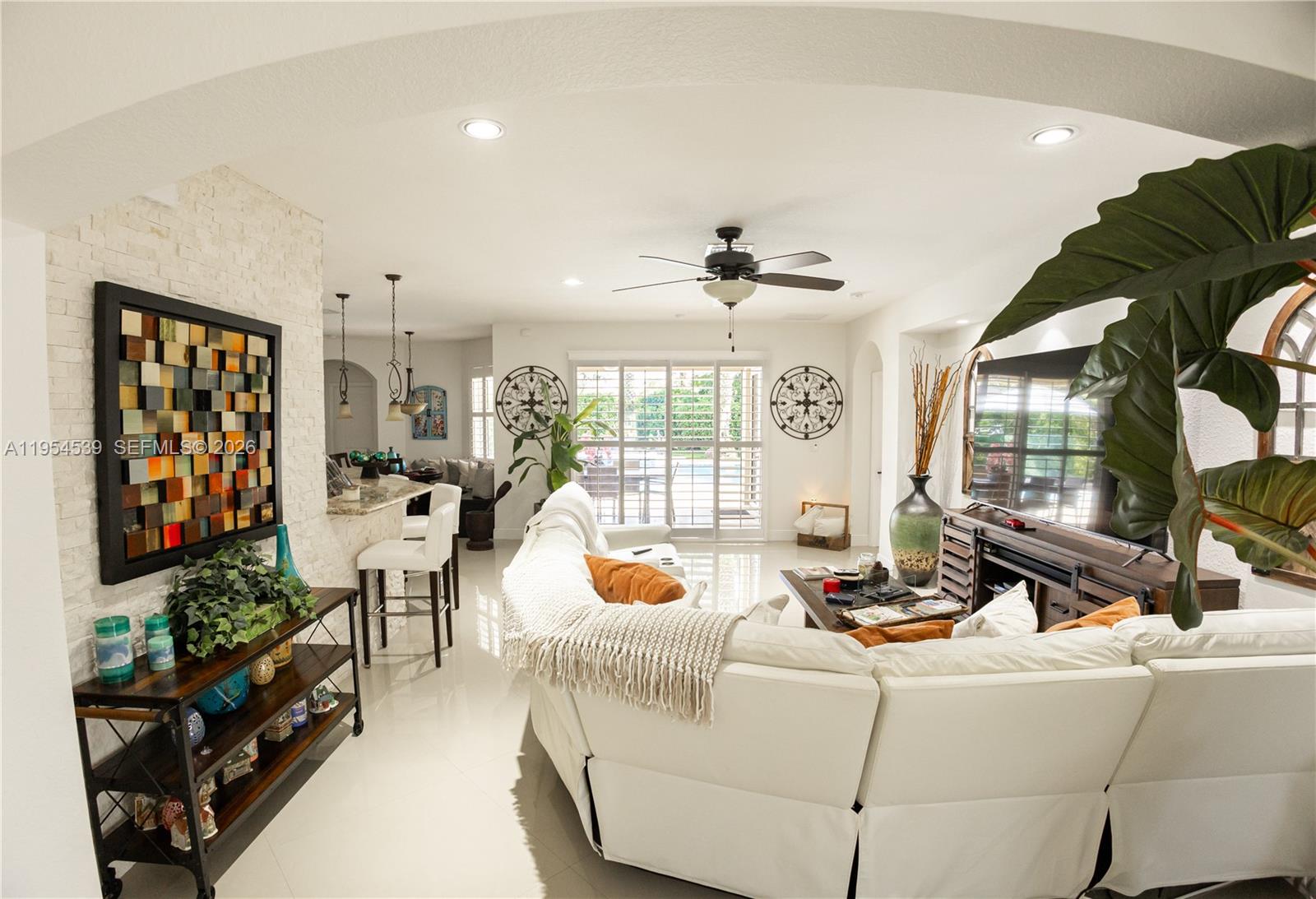 REDLAND REEF - Residential