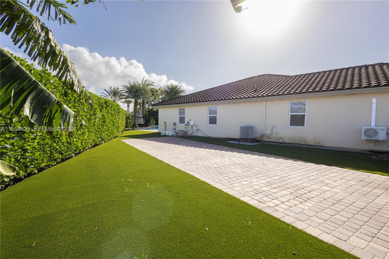 REDLAND REEF - Residential