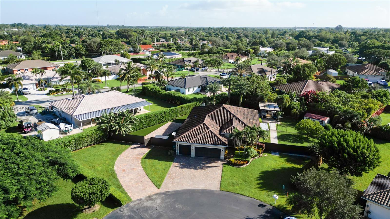 REDLAND REEF - Residential
