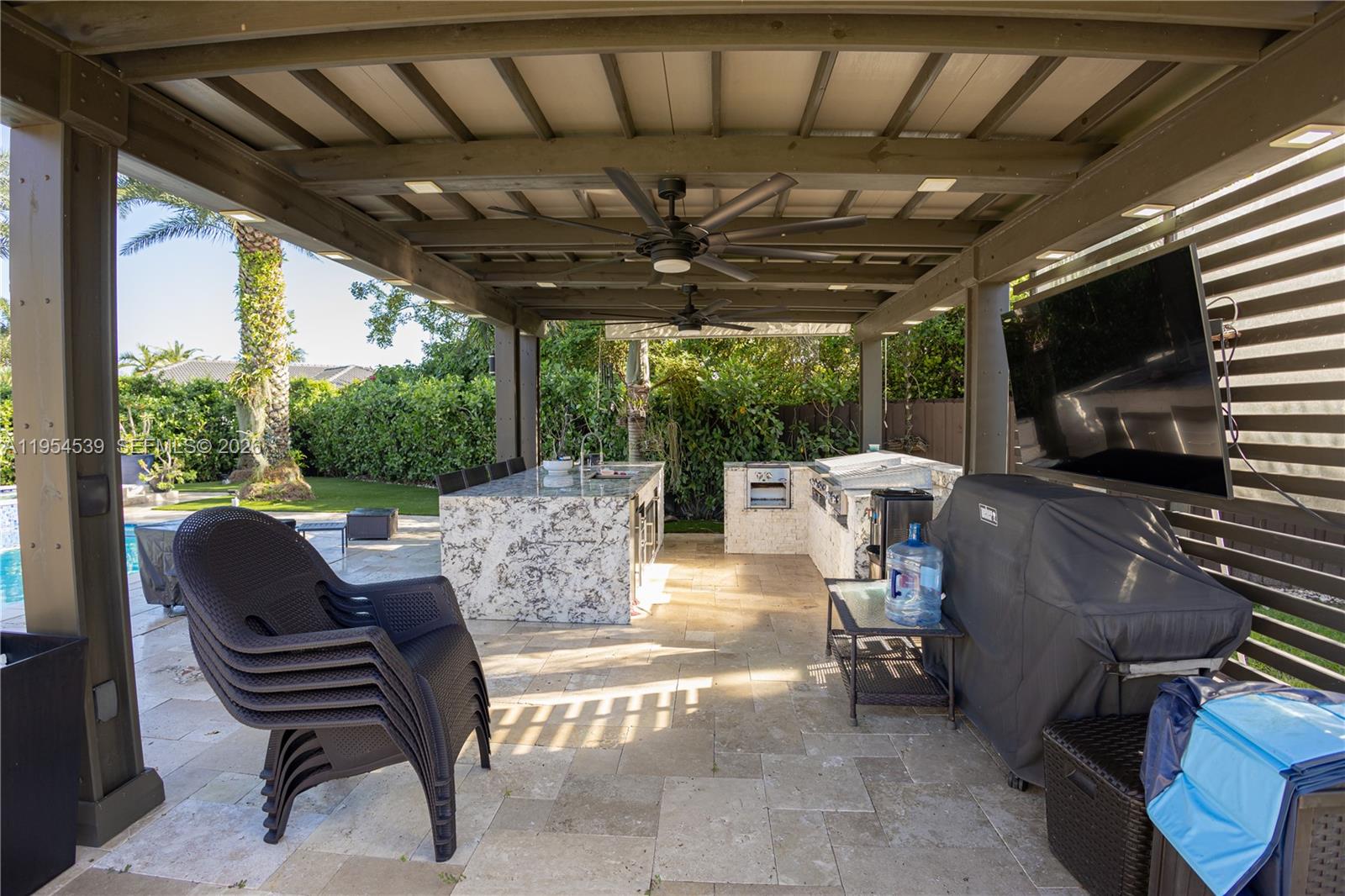 REDLAND REEF - Residential