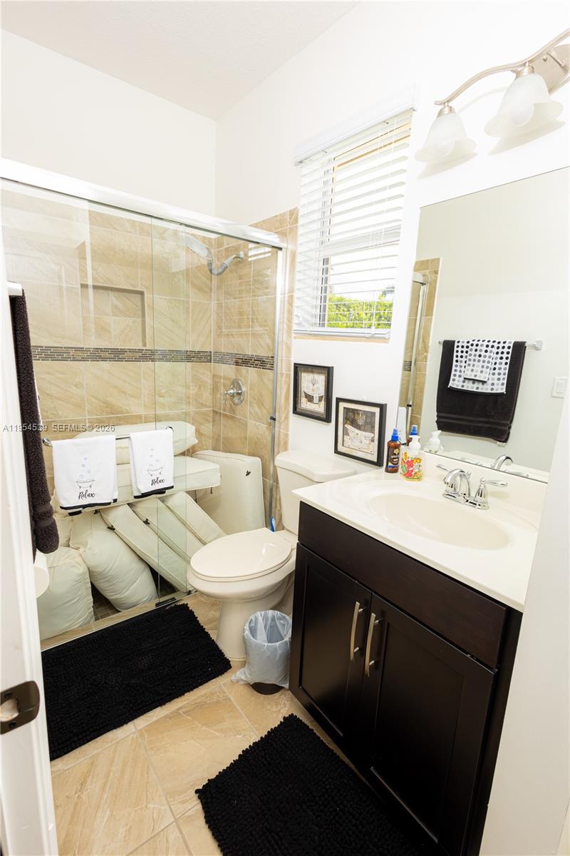 REDLAND REEF - Residential