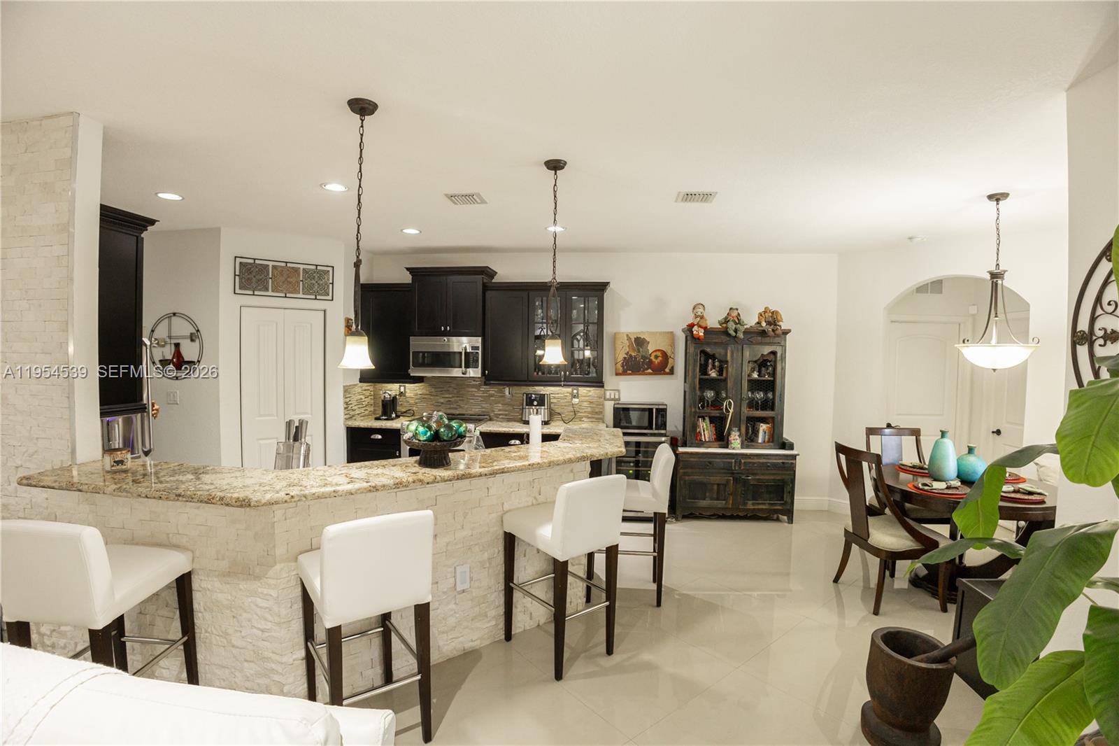 REDLAND REEF - Residential
