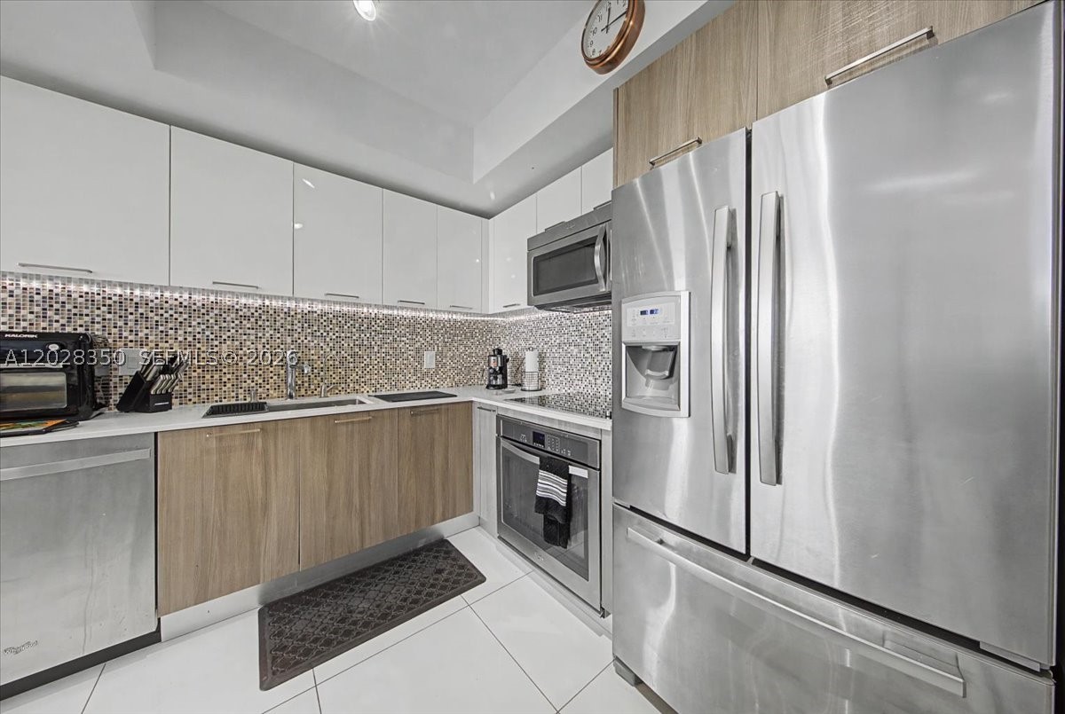 5252 PASEO CONDO - Residential