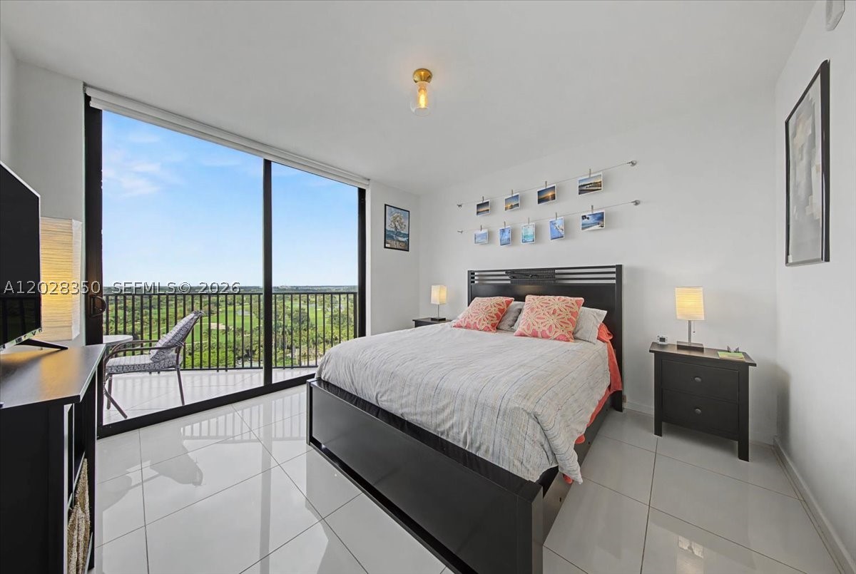 5252 PASEO CONDO - Residential
