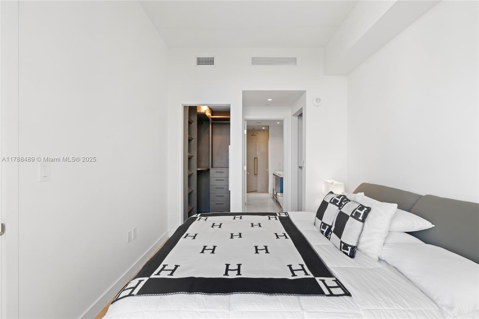 2678 TIGERTAIL CONDO - Residential