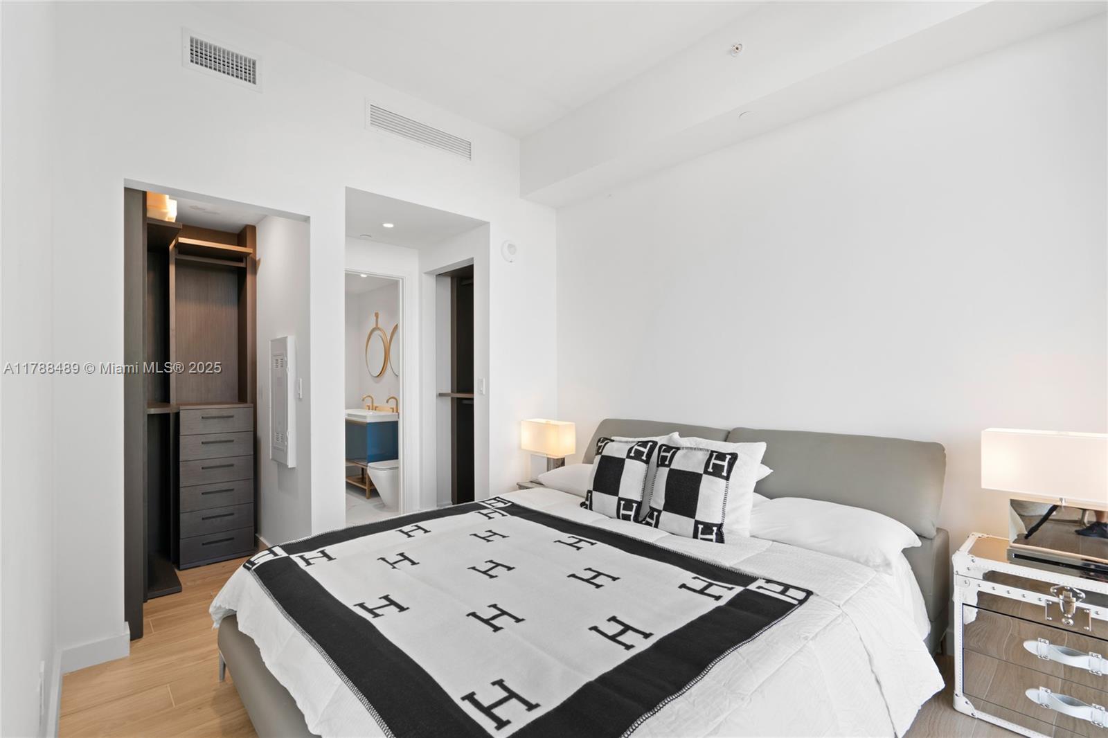 2678 TIGERTAIL CONDO - Residential