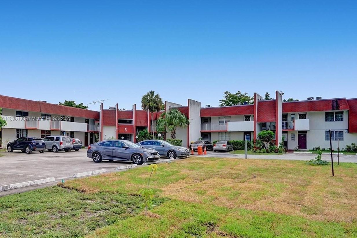 LAUDERDALE OAKS CONDO XVI - Residential