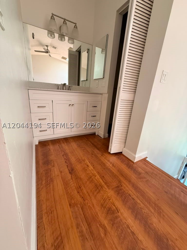 PINE ISLAND LAKES TOWNHOM - Residential Lease