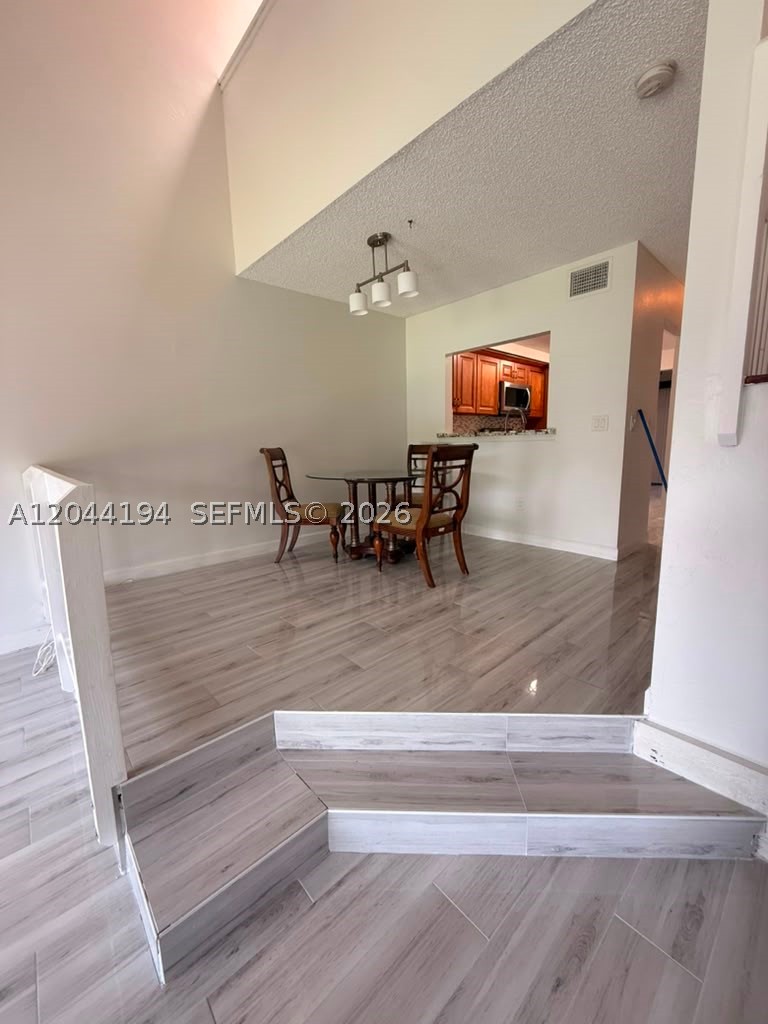 PINE ISLAND LAKES TOWNHOM - Residential Lease