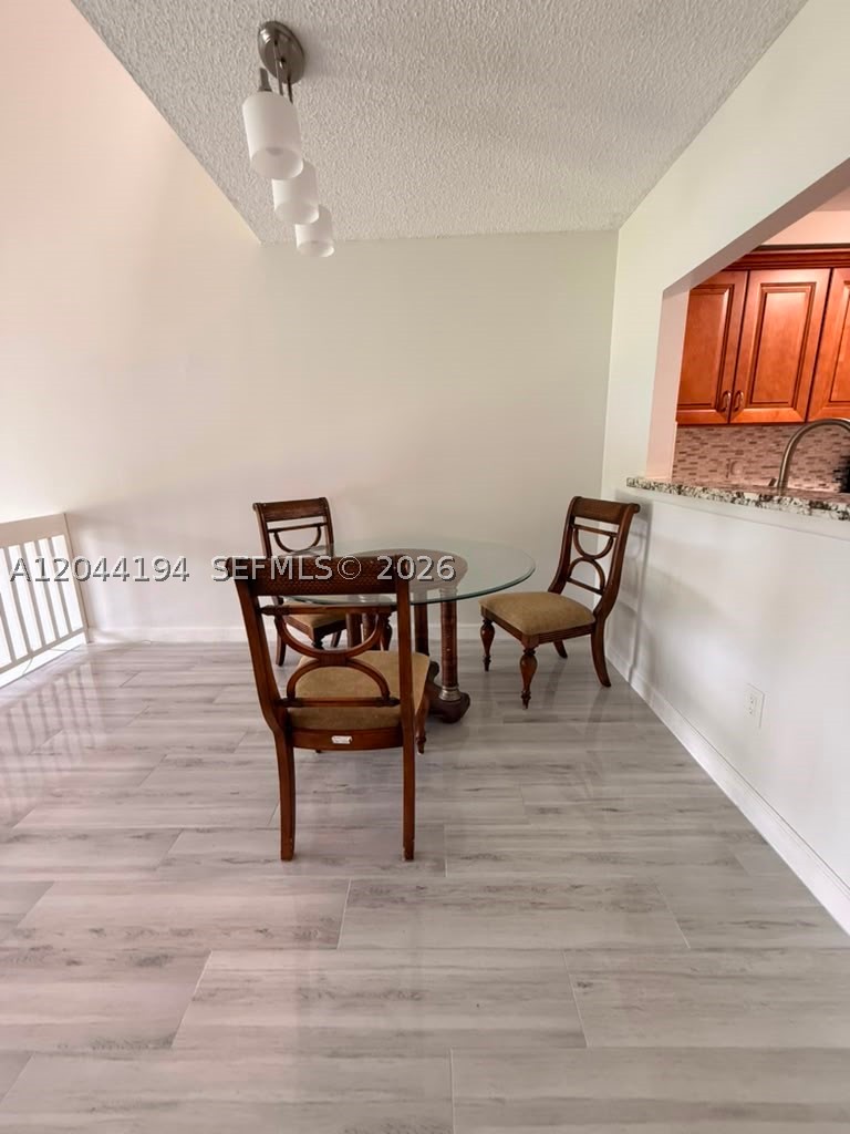 PINE ISLAND LAKES TOWNHOM - Residential Lease