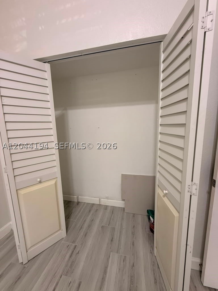 PINE ISLAND LAKES TOWNHOM - Residential Lease