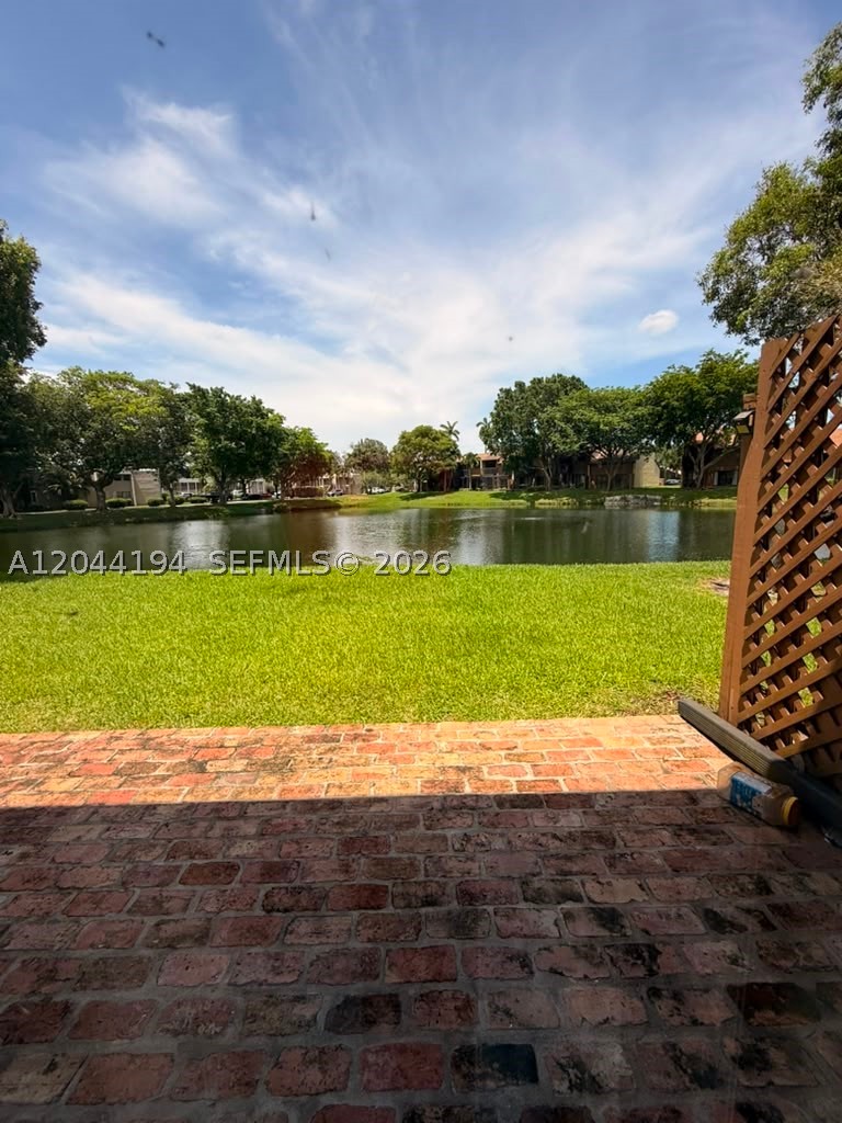 PINE ISLAND LAKES TOWNHOM - Residential Lease