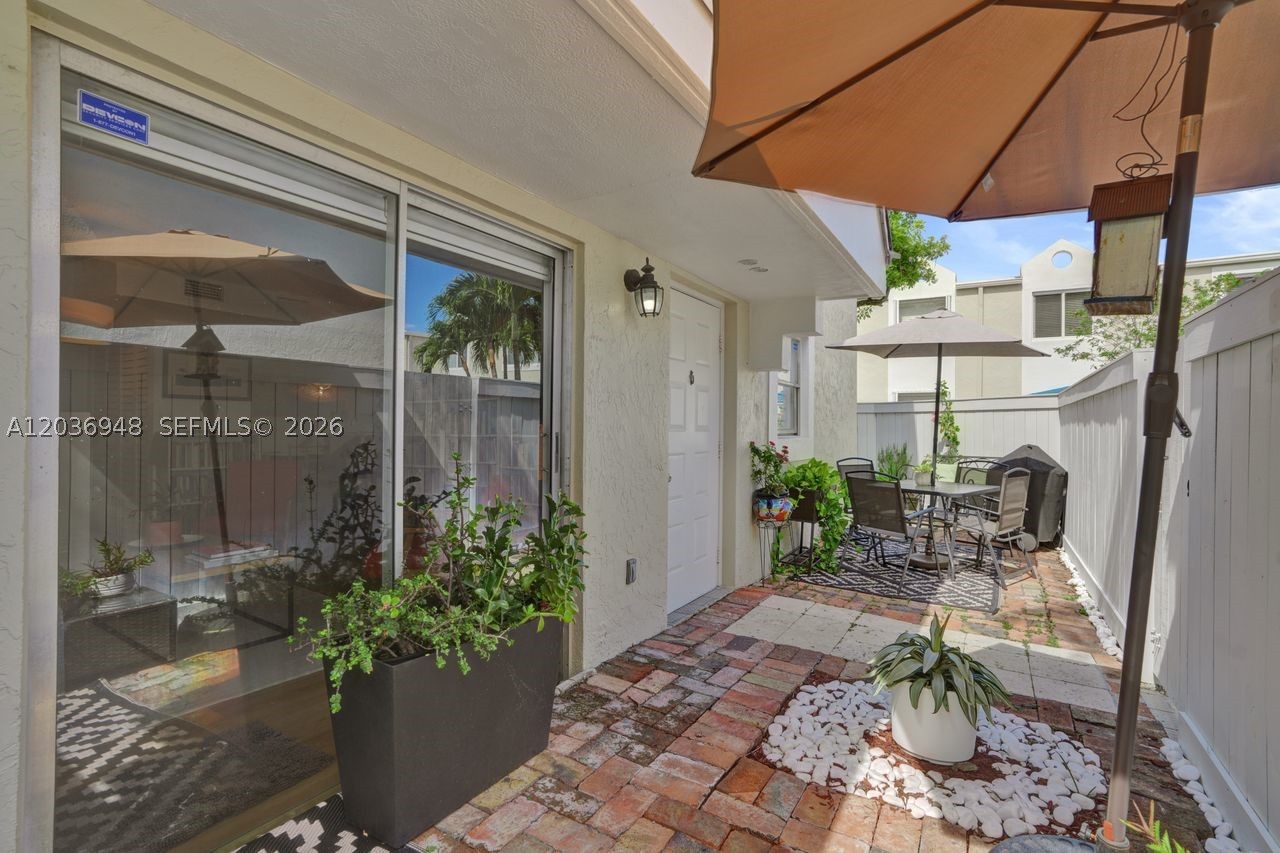 GABLES POINT II CONDO - Residential