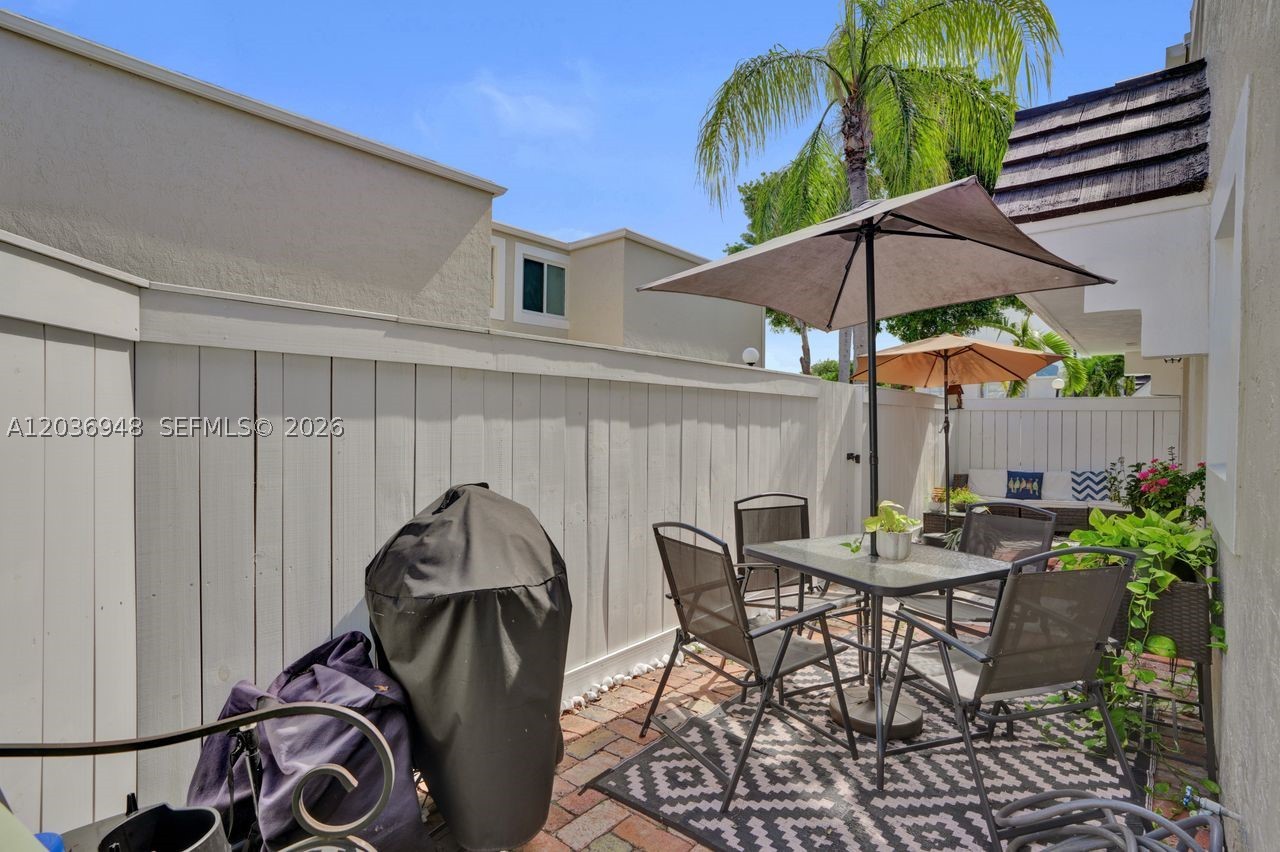 GABLES POINT II CONDO - Residential