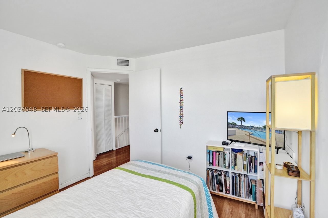 GABLES POINT II CONDO - Residential
