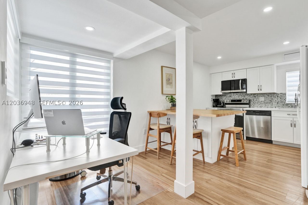 GABLES POINT II CONDO - Residential