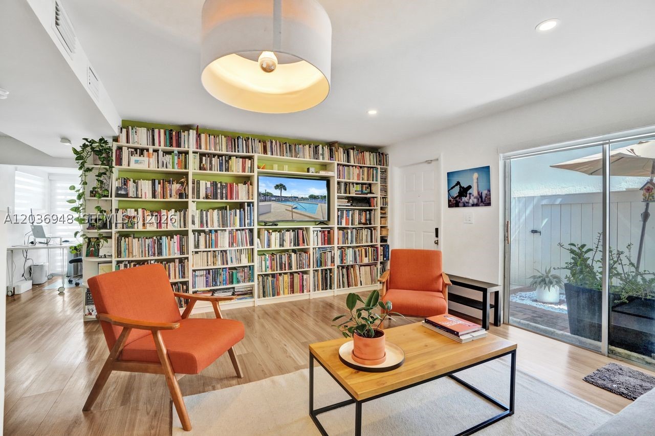 GABLES POINT II CONDO - Residential