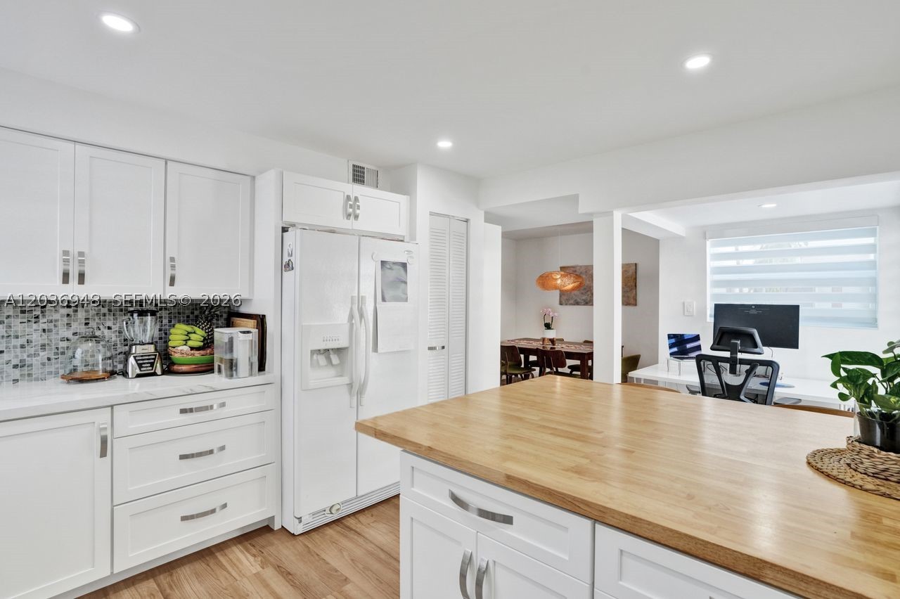 GABLES POINT II CONDO - Residential
