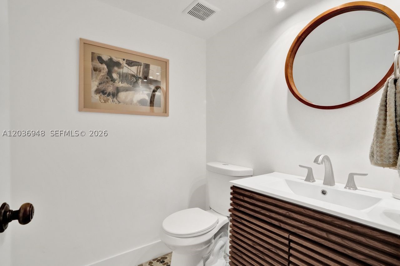 GABLES POINT II CONDO - Residential