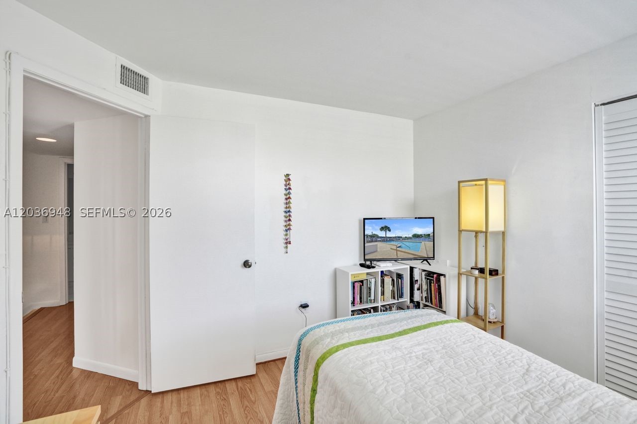 GABLES POINT II CONDO - Residential