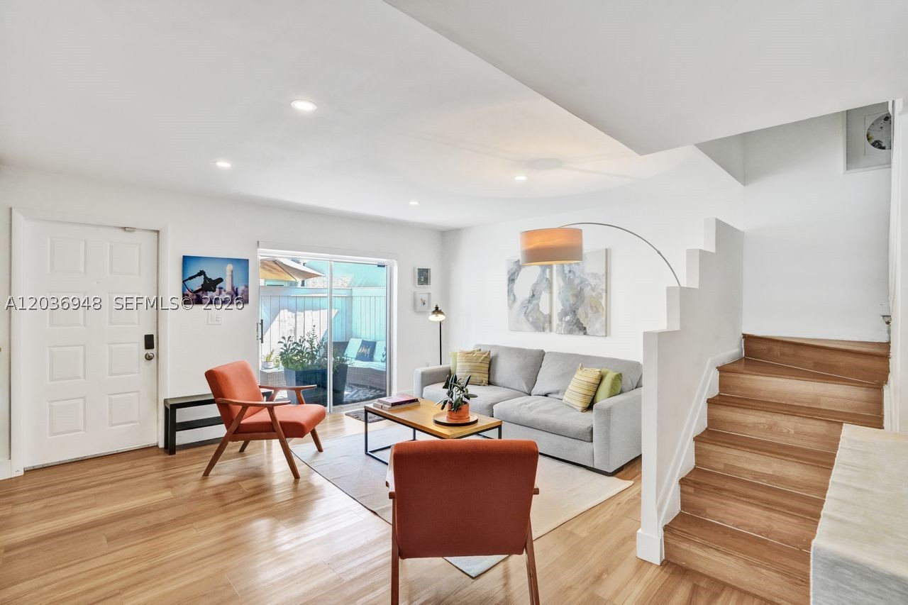 GABLES POINT II CONDO - Residential