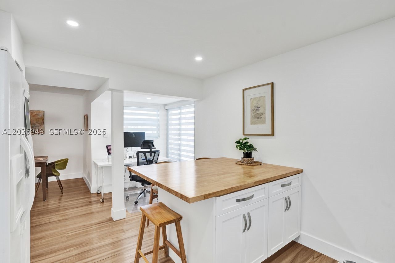 GABLES POINT II CONDO - Residential