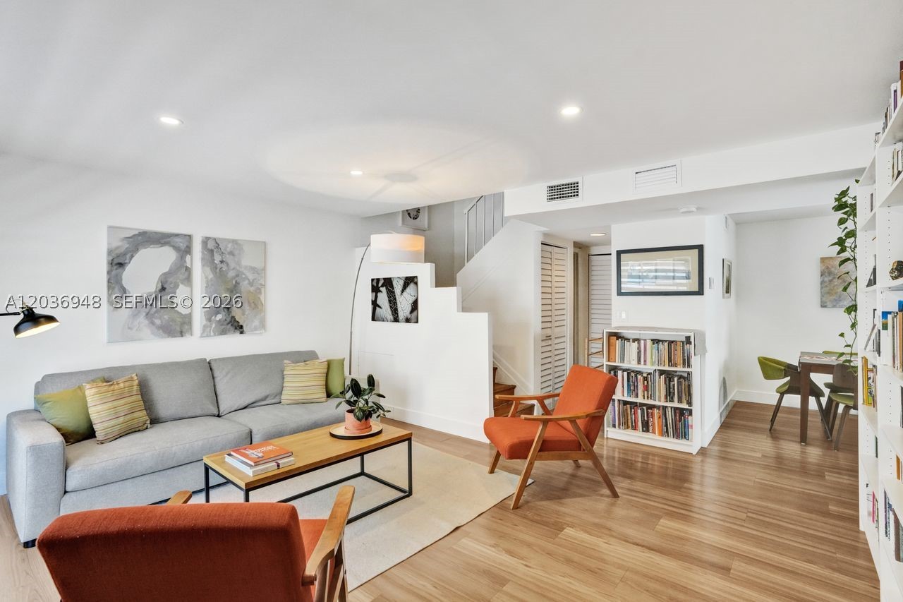 GABLES POINT II CONDO - Residential
