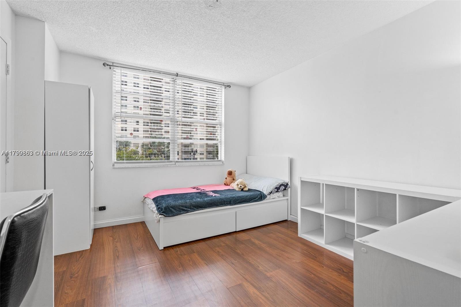 WINSTON TOWERS 200 - Residential Lease