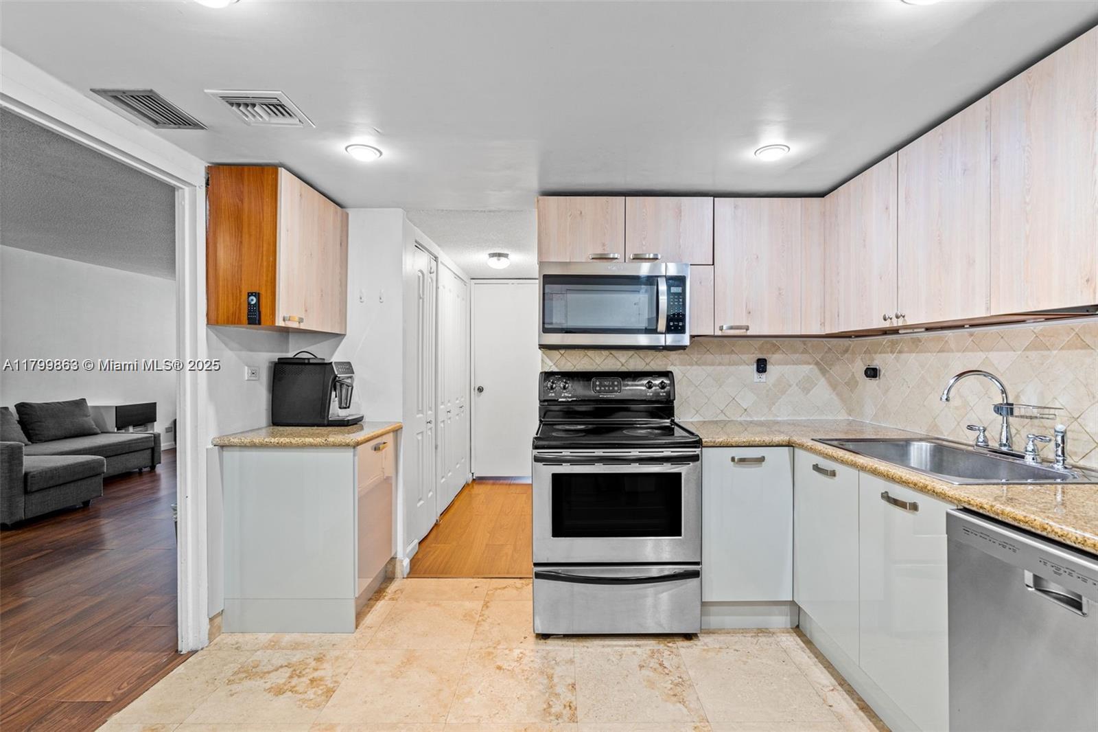 WINSTON TOWERS 200 - Residential Lease