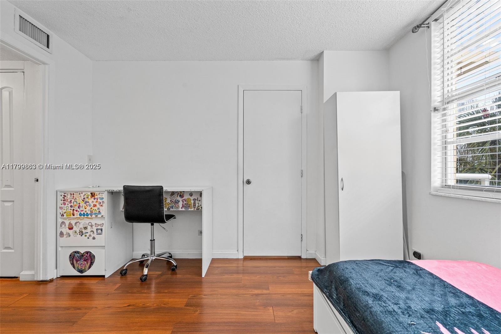 WINSTON TOWERS 200 - Residential Lease