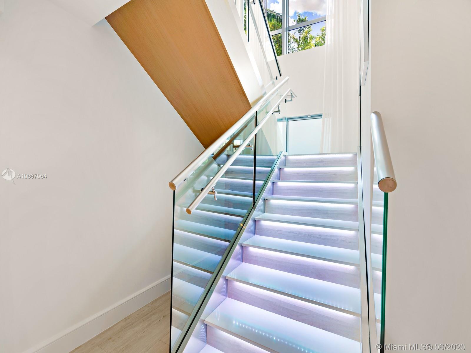 OCEAN HOUSE CONDO - Residential