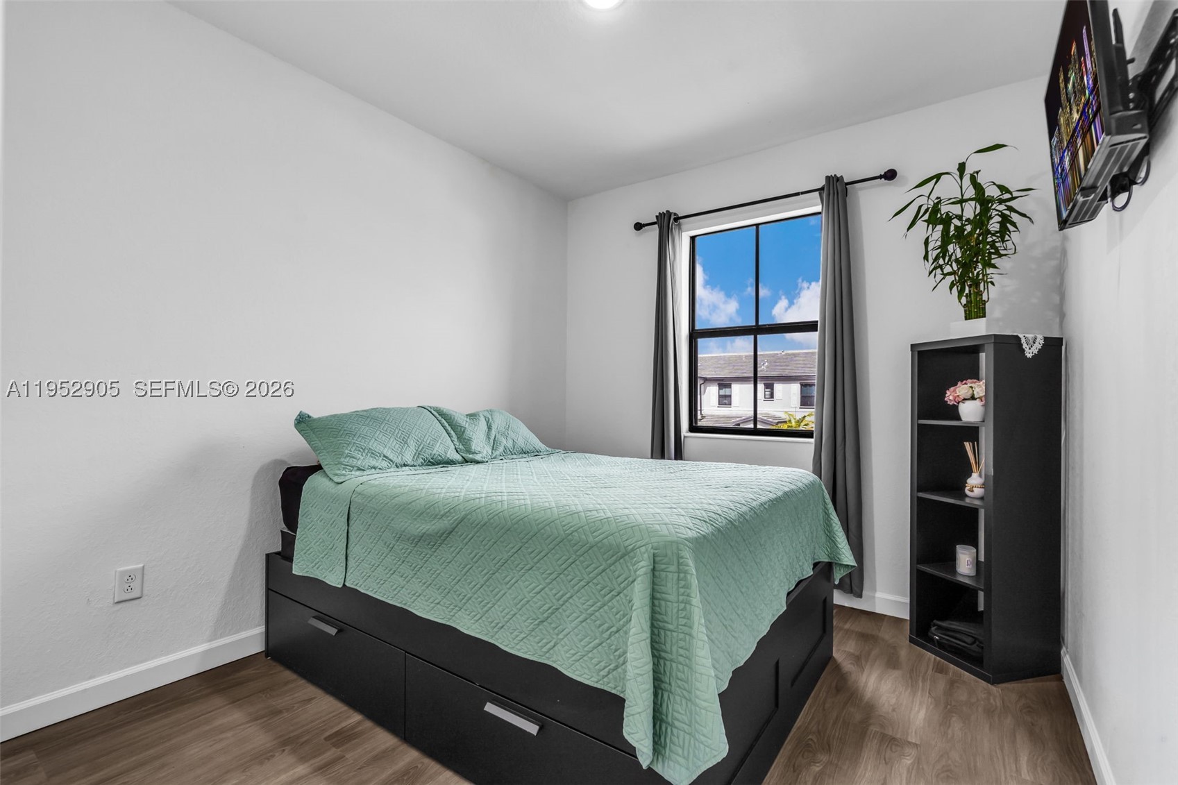 PINE ISLE - Residential