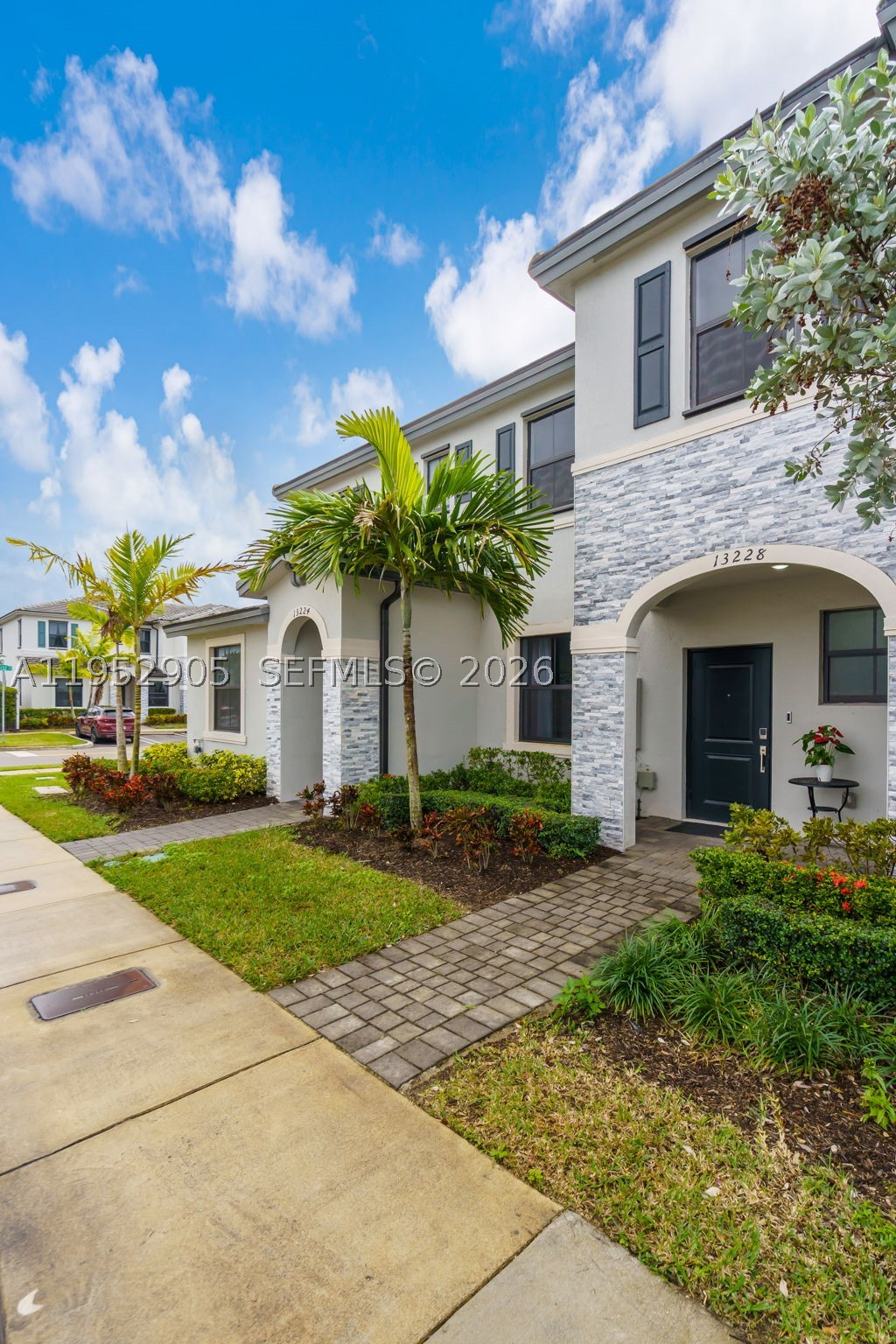 PINE ISLE - Residential