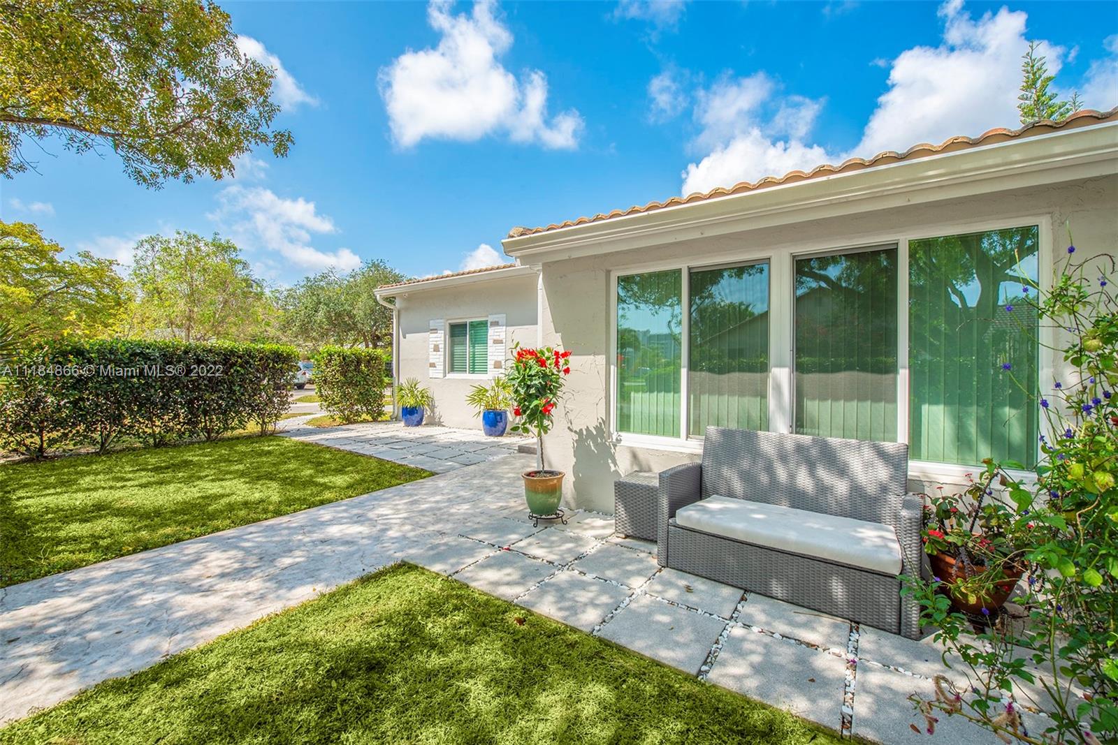 GULFSTREAM ESTATES - Residential
