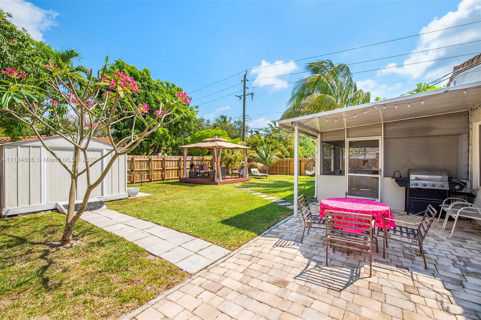 GULFSTREAM ESTATES - Residential
