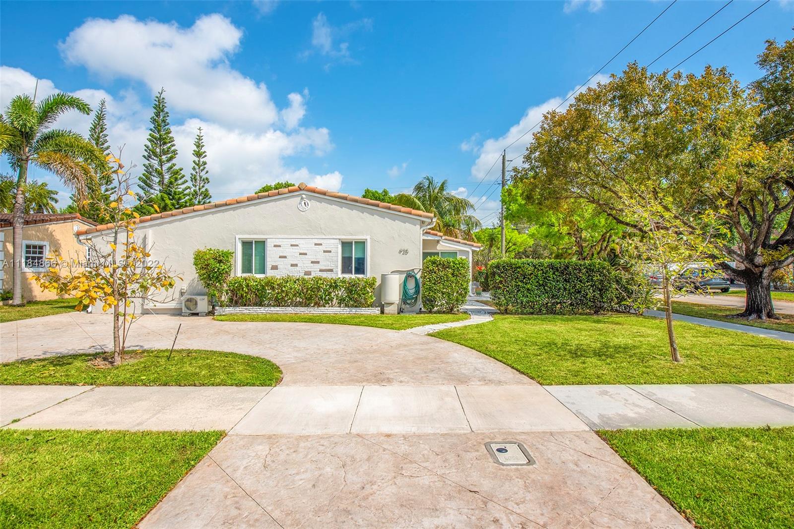 GULFSTREAM ESTATES - Residential