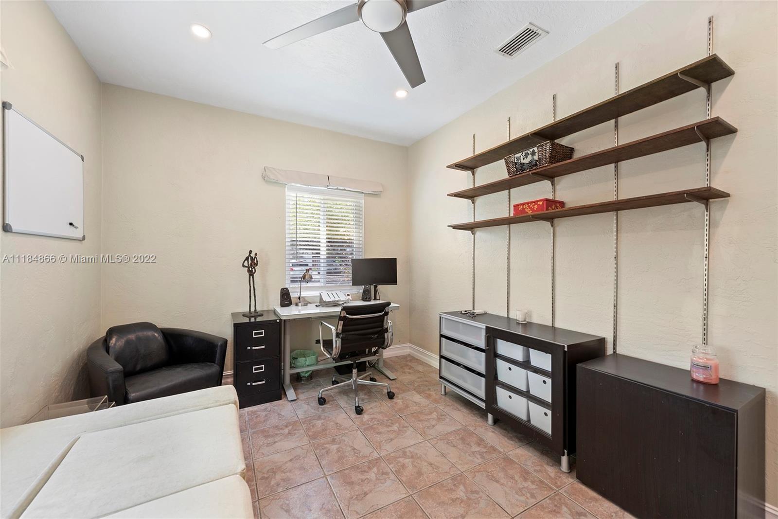 GULFSTREAM ESTATES - Residential