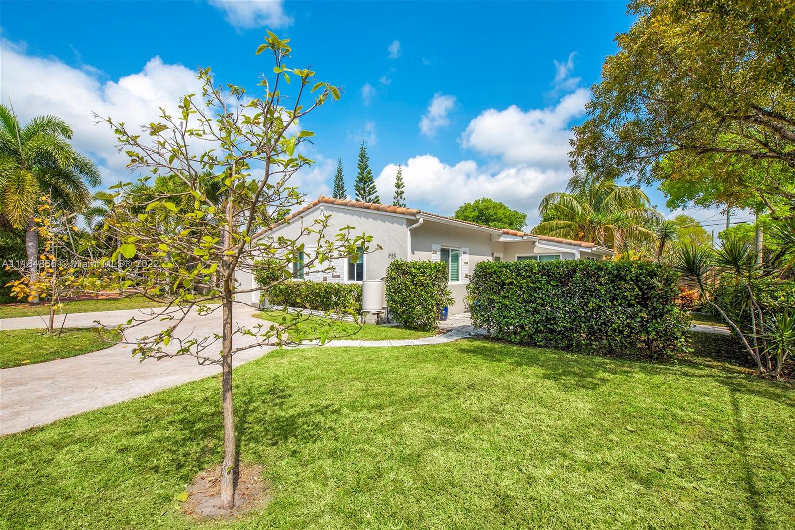 GULFSTREAM ESTATES - Residential