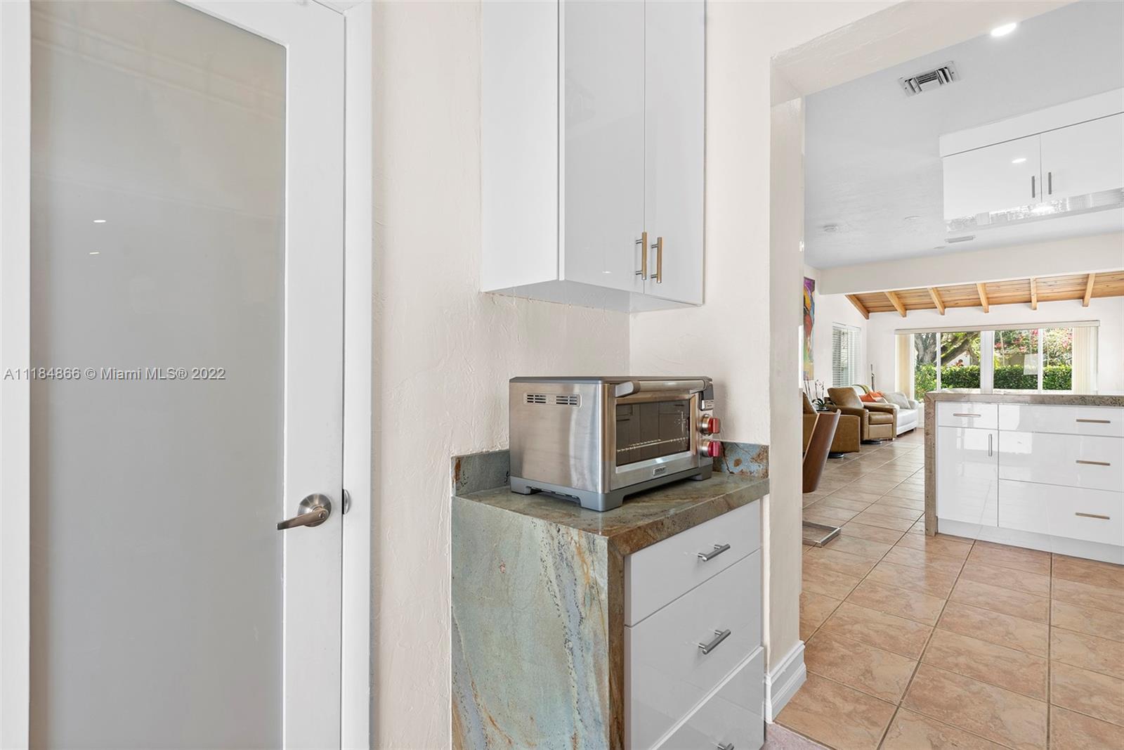GULFSTREAM ESTATES - Residential