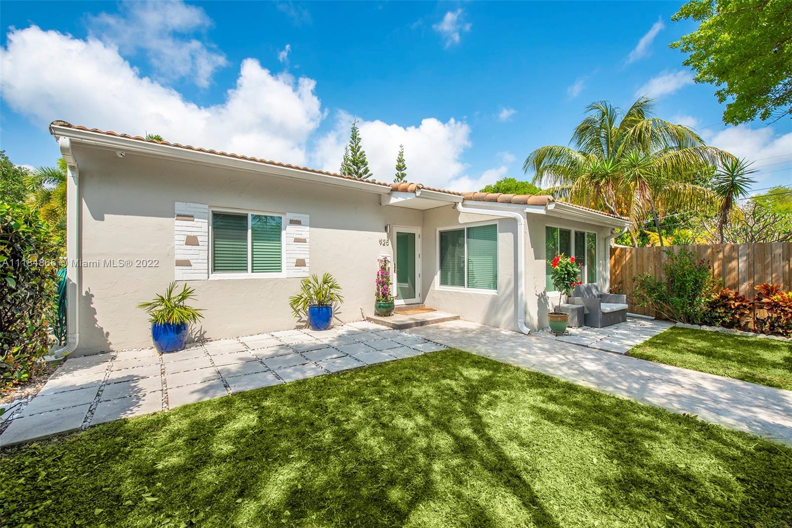 GULFSTREAM ESTATES - Residential