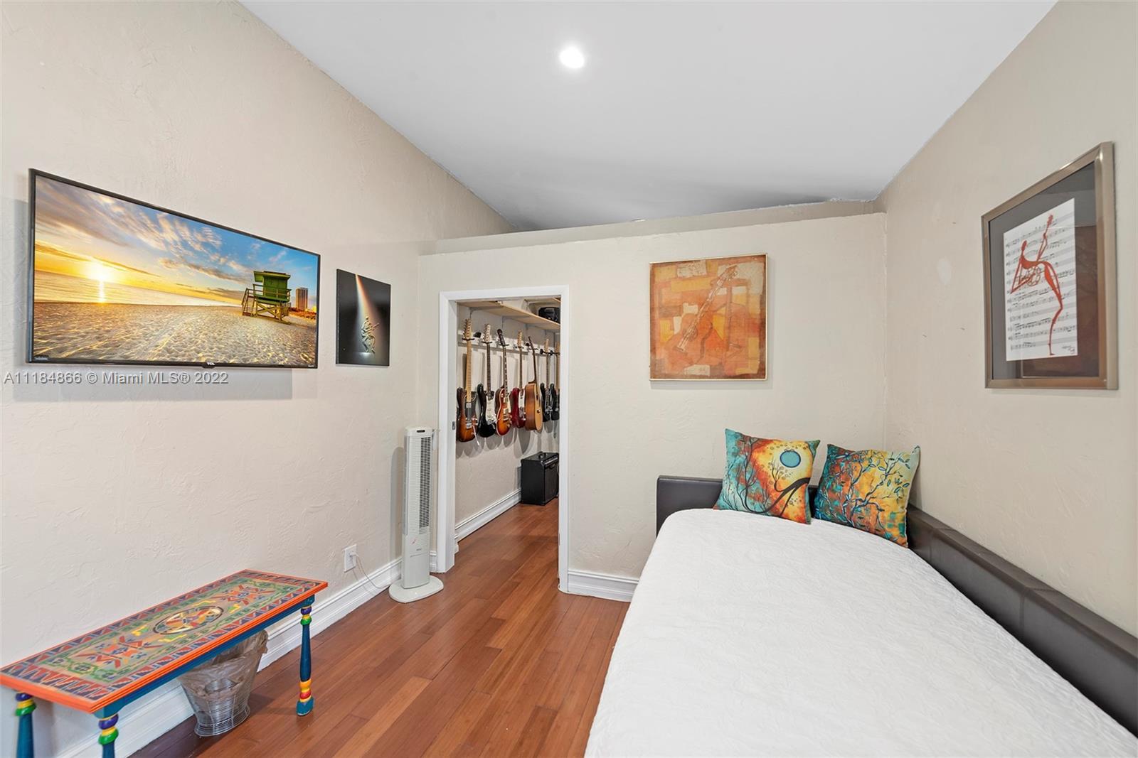 GULFSTREAM ESTATES - Residential