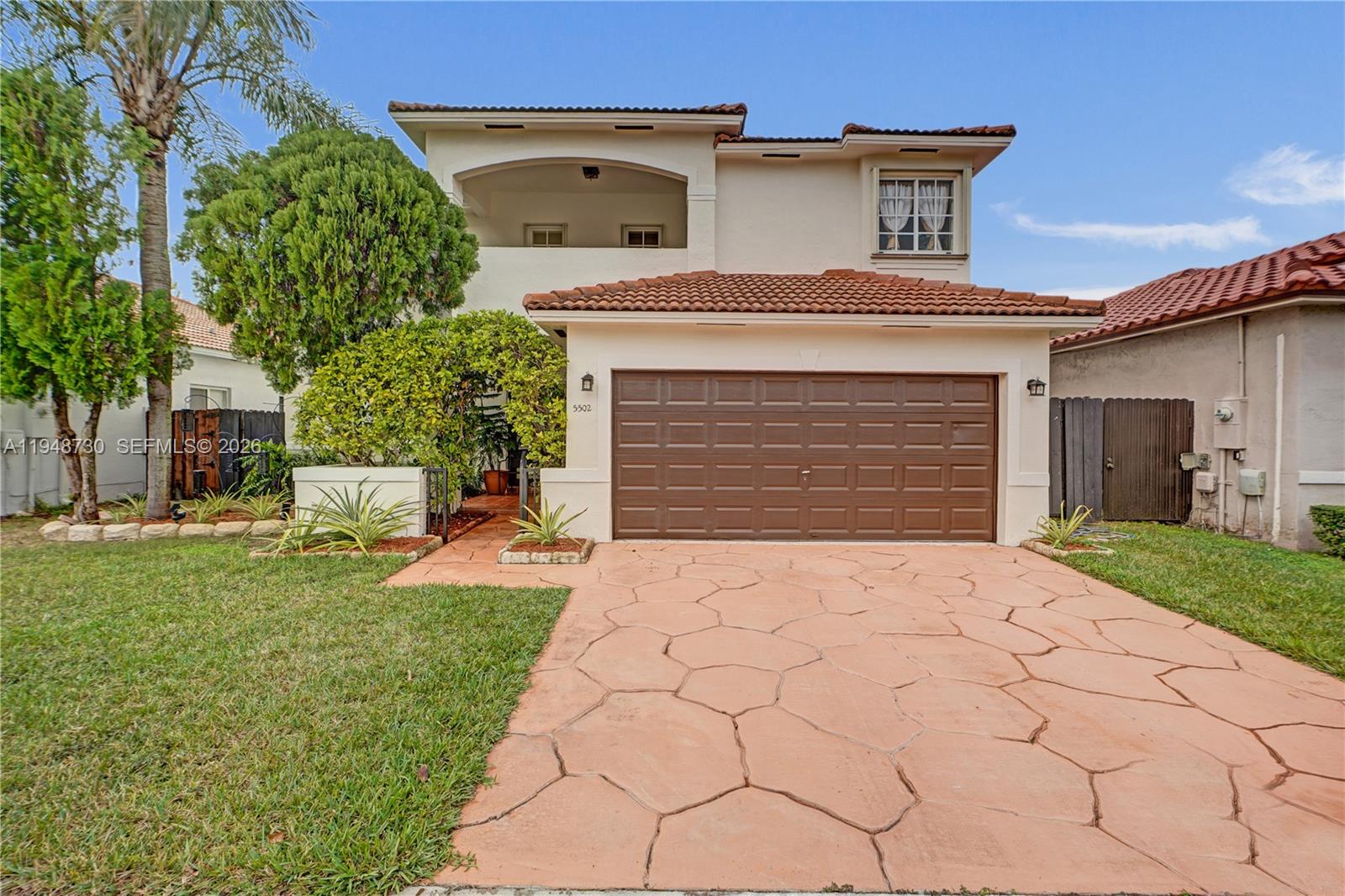 PELICANS COVE - Residential