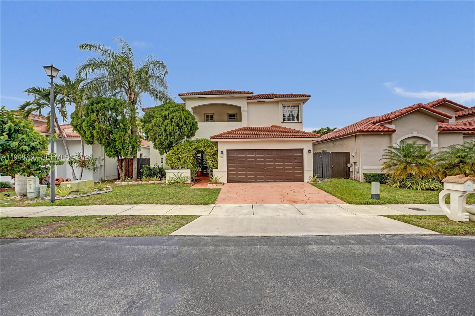 PELICANS COVE - Residential